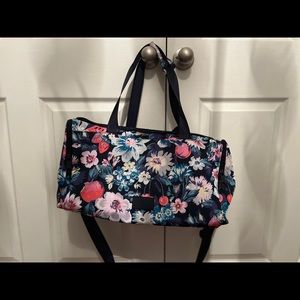 NWOT Vera Bradley Small Duffel Bag Reactive in Garden Picnic